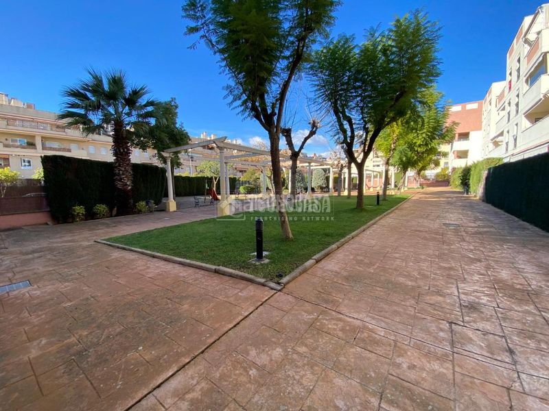 Foto b0fc138c-7487-4906-bf22-05a887bc93aa. Pis amb aparcament a Tablero Bajo - Arruzafilla Córdoba