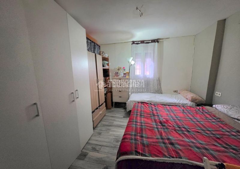 Foto 7b5e84ef-8ddb-4905-b8c9-4252d321aa0d. Casa aparellada a Campo de la Verdad - Miraflores Córdoba