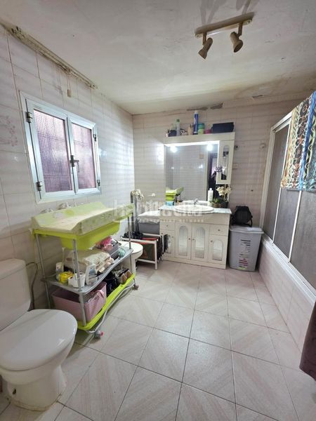 Foto fd76b27f-a213-4d8c-aa96-18bbd77850e6. Casa aparellada a Campo de la Verdad - Miraflores Córdoba