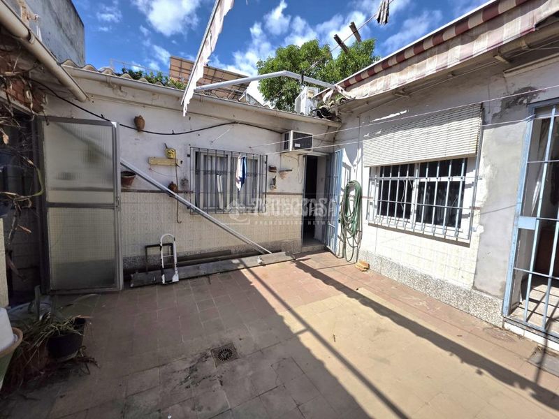 Foto 0ef9bc9d-0bdc-4021-aef1-49abad241395. Casa aparellada a Campo de la Verdad - Miraflores Córdoba
