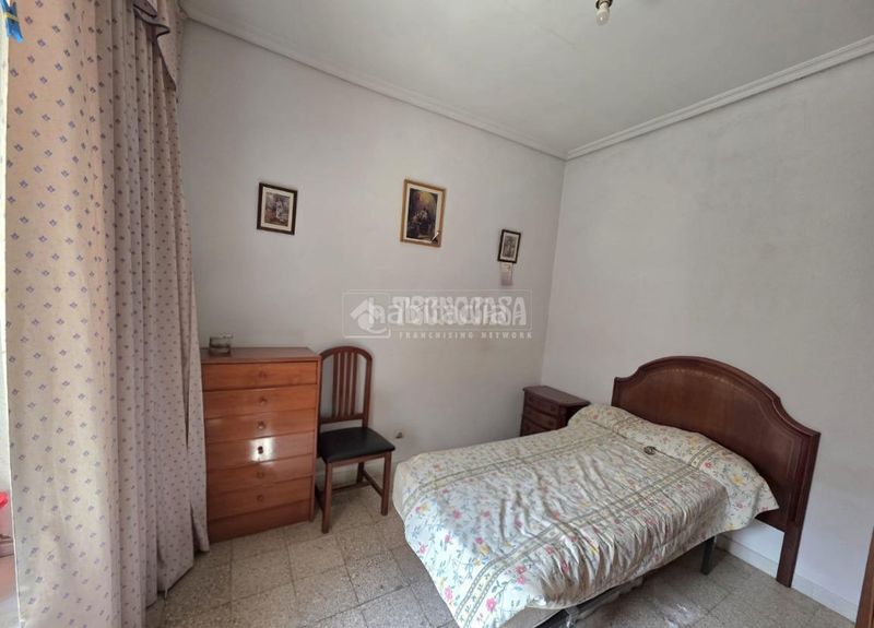 Foto ac0f8f29-70ee-40c2-ab5f-a0aa3e3f066a. Casa aparellada a Campo de la Verdad - Miraflores Córdoba