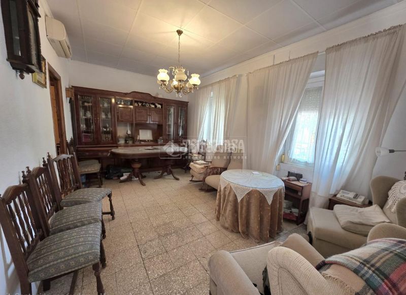 Foto fccc19e1-e6c6-4325-947a-249600f7a15c. Casa aparellada a Campo de la Verdad - Miraflores Córdoba