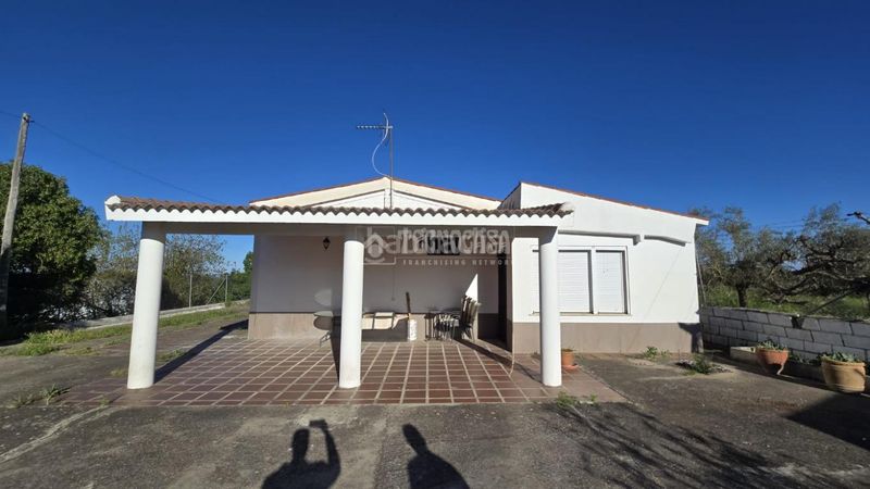 Foto 3f889b4f-3a23-4e6b-bd5c-7513ab2e42f4. Masia a Montemayor