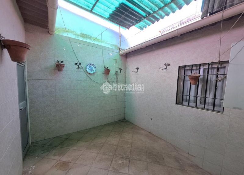 Foto c6a5b0d2-aac9-4e38-984a-39fa5b9f3fa2. Casa aparellada a Campo de la Verdad - Miraflores Córdoba