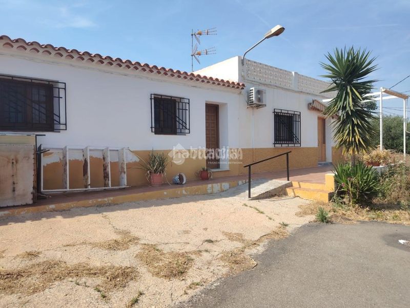 Foto 3545a534-335c-48d5-8f69-295ee432f26b. Masia a Gallardos (Los)