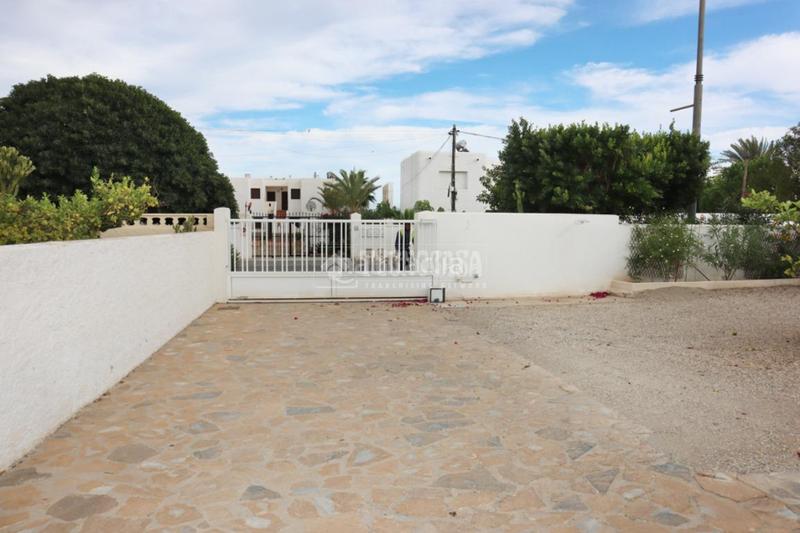 Foto b7bbec40-2888-4a5f-a916-caab904e5658. Casa amb aparcament a El Palmeral Mojácar