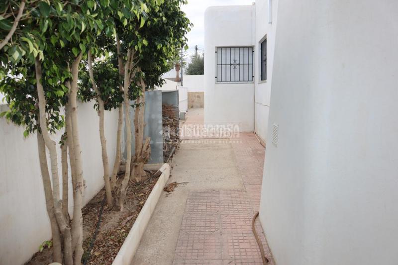 Foto f4318428-cc1e-47d0-a414-f8587a7e8773. Casa amb aparcament a El Palmeral Mojácar