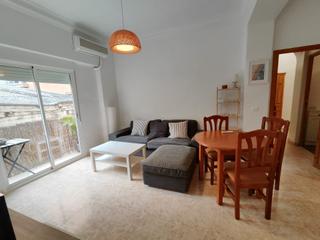 Rent Flat  Carrer d'astúries. Alquiler de piso estudiantes tres dormitorios