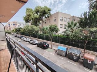 Lloguer Pis  Carrer de l'arquitecte arnau. Alquiler de piso estudiantes en la zona de benimaclet