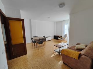 Rent Flat  Carrer del literat gabriel miró. Alquiler de piso con muebles la pechina