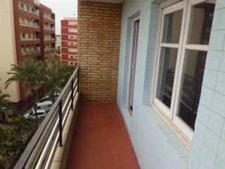 Alquiler Piso  Carrer d'oltà. Alquiler de piso con cuatro dormitorios