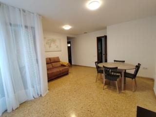 Alquiler Piso  Carrer del literat gabriel miró. Alquiler de piso con muebles en extramuros