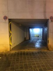 Aparcament cotxe  Carrer de cervantes. Venta de plaza de garaje amplia