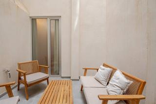 Alquiler Piso  Carrer de l'editor manuel aguilar. Alquiler bajo vivienda con calidades de lujo