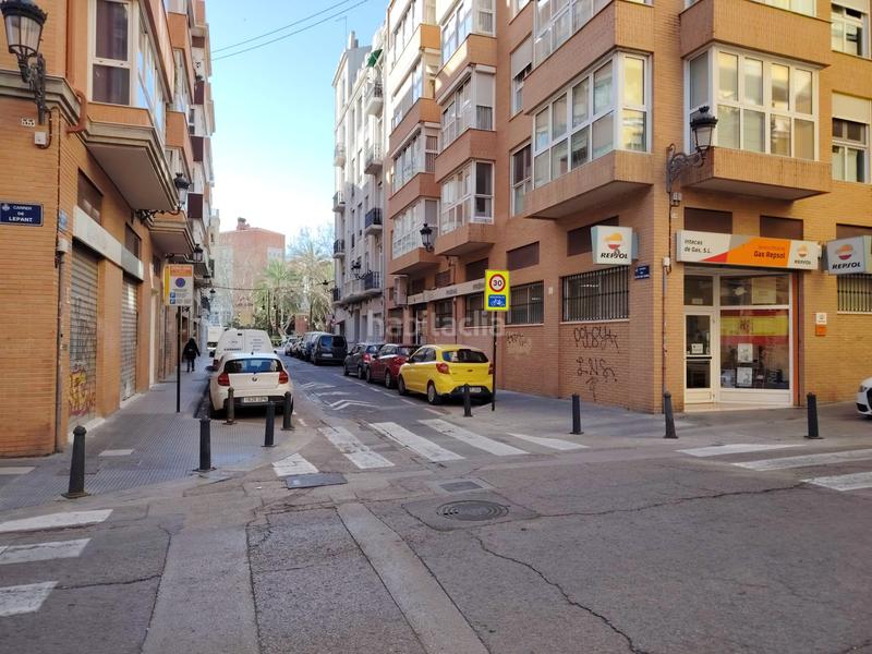 Foto c4762e2d-1894-4400-abc0-fc272360e30d. Posto auto in El Botànic Valencia