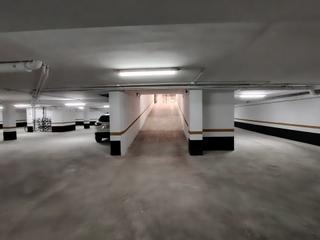 Aparcament cotxe  Carrer de guillem sorolla. Venta de plaza de garaje
