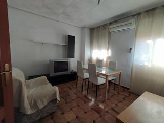 Rent Flat  Carrer del poeta andrés cabrelles. Alquiler de piso estudiantes en algiros
