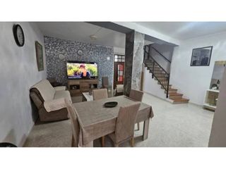 Reihenhaus  Avenida lorcha. Amplia casa en el centro de villalonga para toda la familia