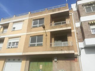 Casa adossada  Avenida país valenciano. Amplia casa para terminar en beniarjo, ideal para familia, alqui