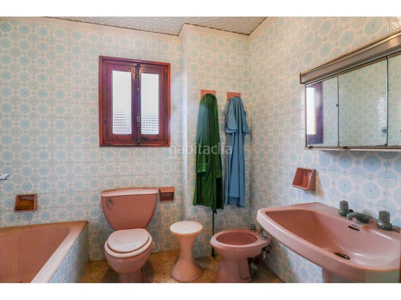 Foto 9ee29990-9422-40f9-8ab1-15823f5941b9. Casa adosada en calle san fernando 7 gran casa para dos familias o con muchas opciones en el centro en Oliva