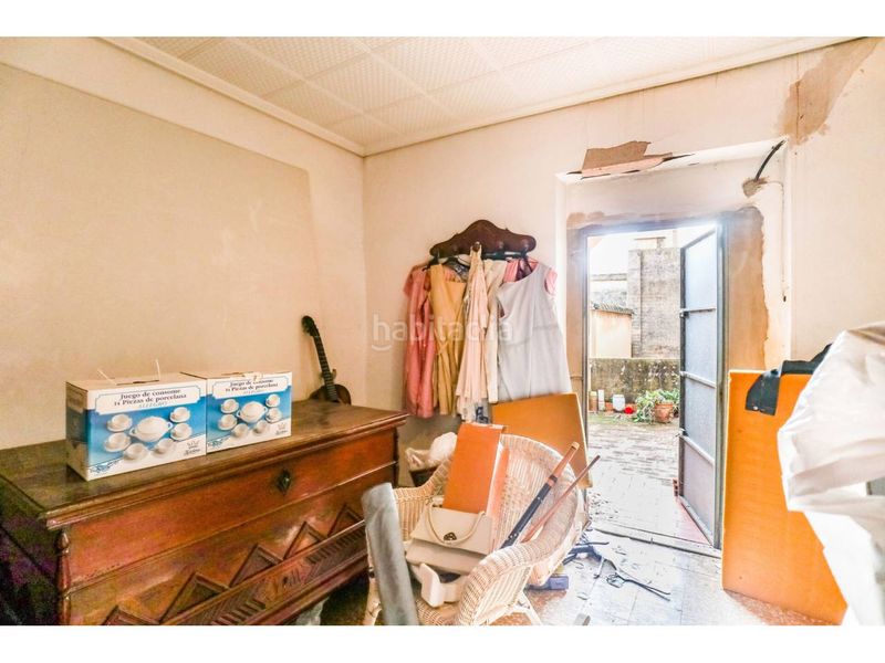Foto c0a52514-9841-4fda-a9a5-3929062a5204. Casa adosada en calle san fernando 7 gran casa para dos familias o con muchas opciones en el centro en Oliva