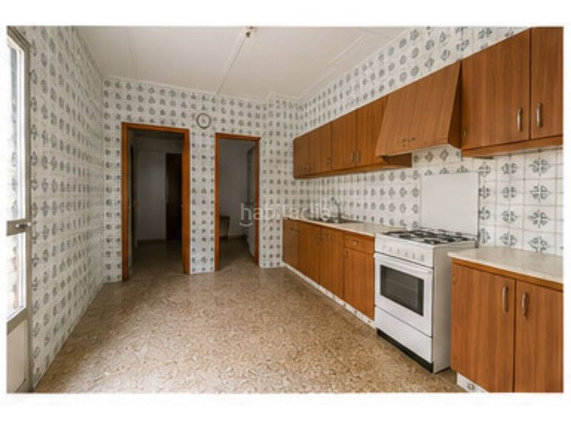 Foto d9d0395f-ad00-49c8-9334-abdbb4e6ed64. Casa adosada en calle san fernando 7 gran casa para dos familias o con muchas opciones en el centro en Oliva