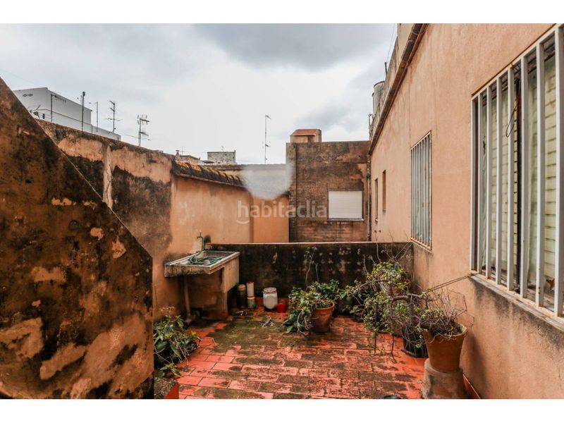 Foto dfa51e07-f120-48af-8b3e-e22fbde708ac. Casa adosada en calle san fernando 7 gran casa para dos familias o con muchas opciones en el centro en Oliva