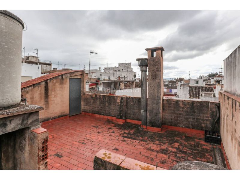 Foto ed12fa6d-a2ae-447a-ba29-dc87f89009d2. Casa adosada en calle san fernando 7 gran casa para dos familias o con muchas opciones en el centro en Oliva