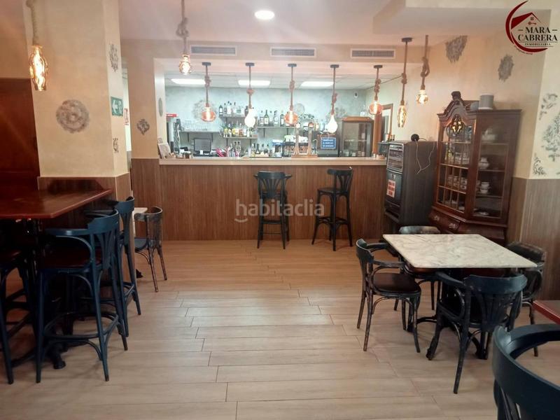 Foto be92e1b5-ccb4-4dbc-a557-de60f45a4d6d. Local commercial dans Piles