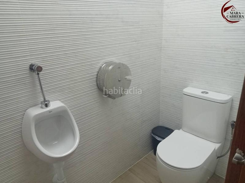 Foto c9d15926-99c7-4b73-9993-ffd87cb67ea9. Local commercial dans Piles