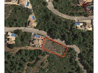 Terreny residencial  Roure. Terreno de 1002m en montecorona, ador para una o dos casas