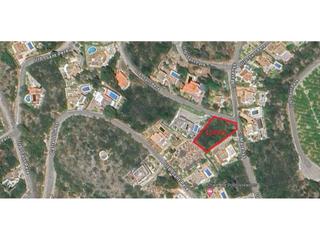 Finca rústica a Oliva Pueblo. Terreno en venta en nucli urbà