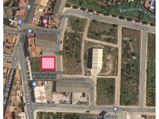 Terreny residencial  Casimiro bataller. Terreno de 329m en ador