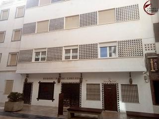 Casa adossada a Centro Histórico. Gran hotel en dos edificios en el centro de gandia