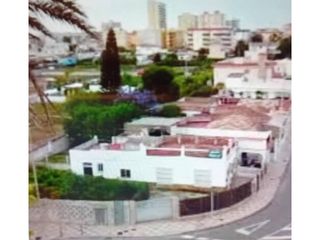 House  Avenida balears. Casa típica valenciana con parcela en la playa en bellreguard