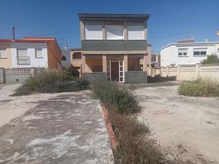 Edifici  Pitera. Oportunidad única de inversión en primera línea de la playa de m