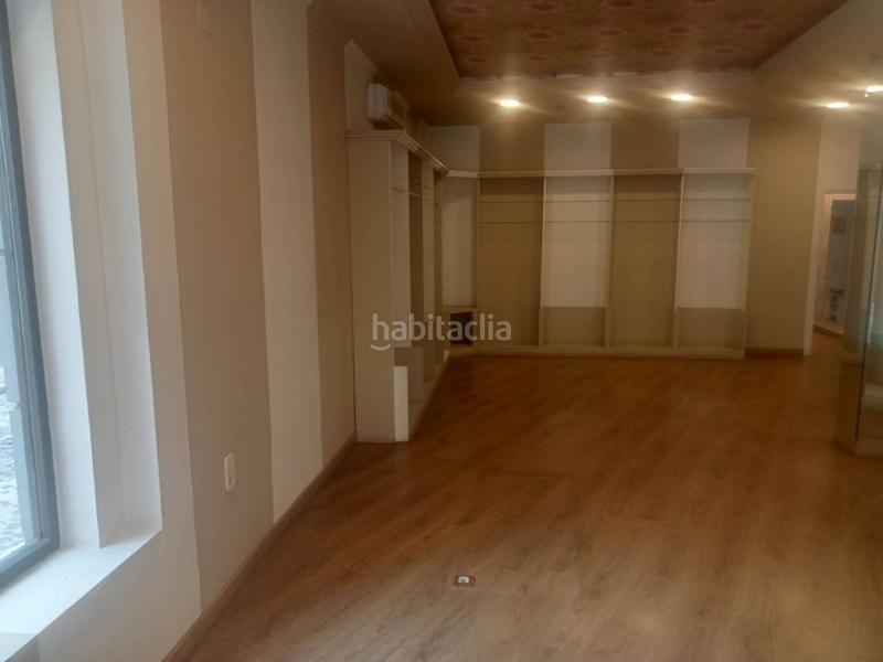 Foto b73ba92f-b634-4e90-86fa-142ab8ee9984. Edificio in Oliva pueblo Oliva