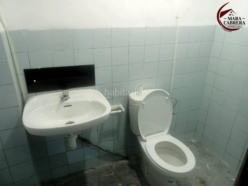 Foto 741da717-4267-4d61-b8db-582d59e76fed. Alquiler local comercial local en alquiler en plena calle principal ! en Oliva