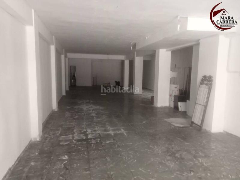 Foto f02fc8c2-8cf5-4e0d-b948-d727a8d92095. Alquiler local comercial local en alquiler en plena calle principal ! en Oliva