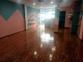 Lloguer Local Comercial  Ausiàs march. Local en alquiler en nucli urbà
