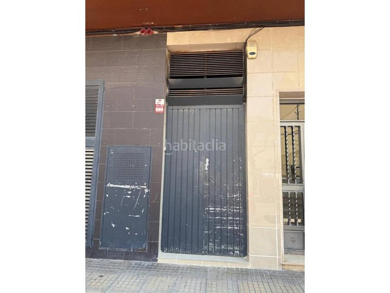 Foto 57df1cf1-ec31-41b0-b8ef-c9e207df9294. Alquiler local comercial  amplio junto a plaza elíptica en Gandia