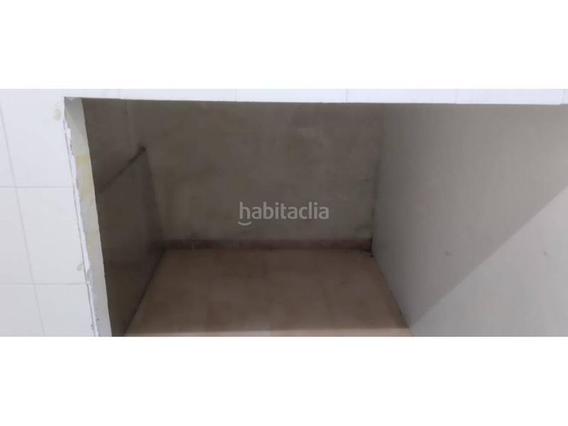 Foto 733a872a-ed3e-4b3b-b17a-75eb37bfac46. Alquiler local comercial  amplio junto a plaza elíptica en Gandia