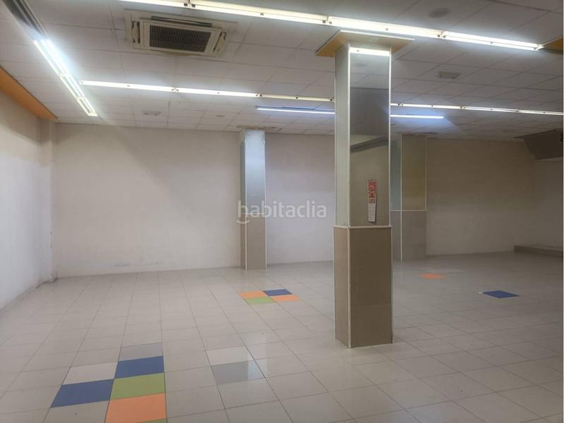 Foto 76738e11-fc7b-47ff-8357-eafcd6c6995e. Alquiler local comercial  amplio junto a plaza elíptica en Gandia
