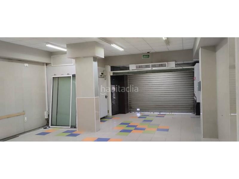 Foto 91d4f1ac-3d94-43b5-9576-c5e15a2dad9f. Alquiler local comercial  amplio junto a plaza elíptica en Gandia