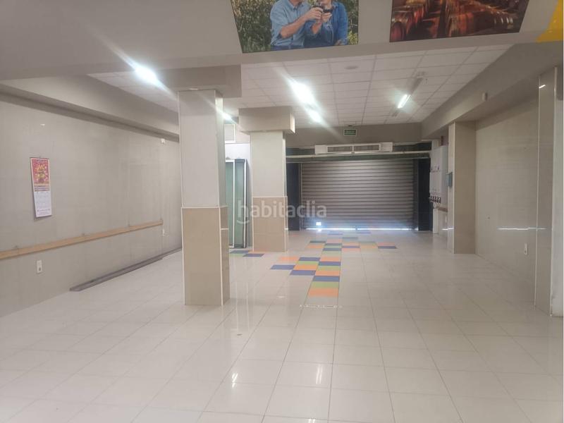 Foto a83b8da6-c5b6-4a84-b7dc-13803e91e895. Alquiler local comercial  amplio junto a plaza elíptica en Gandia