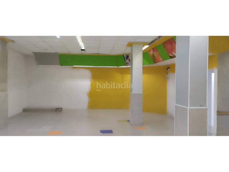 Foto a88b2846-f6e7-409d-93b5-09645c995a41. Alquiler local comercial  amplio junto a plaza elíptica en Gandia