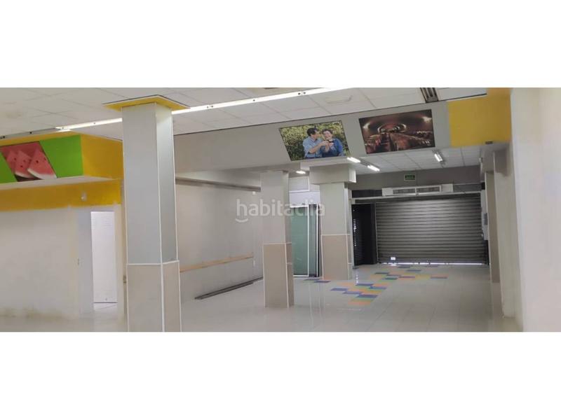 Foto ea902ae4-008f-4bc6-8bf7-2dc844bd7e5e. Alquiler local comercial  amplio junto a plaza elíptica en Gandia