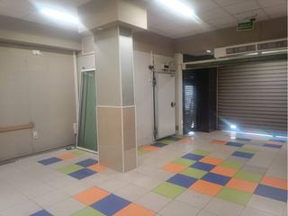 Lloguer Local Comercial  Abat sola. Local comercial amplio junto a plaza elíptica de gandia
