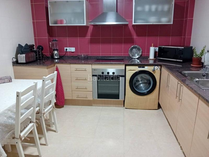 Foto 36129400-e55a-4936-a086-52f0f8d41e79. Maison jumelée dans calle veinticinco de abril 25 dans Palma de Gandía