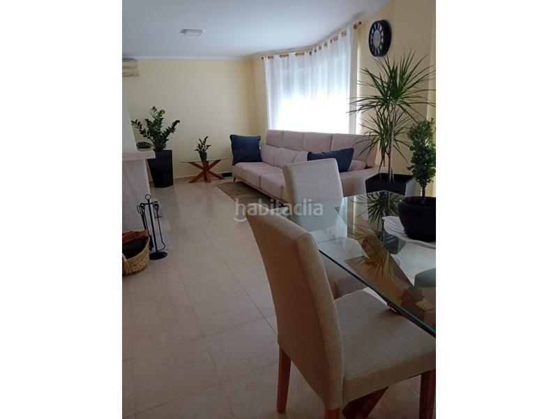 Foto a9379fcf-5478-402f-91d3-369dd617a95a. Maison jumelée dans calle veinticinco de abril 25 dans Palma de Gandía